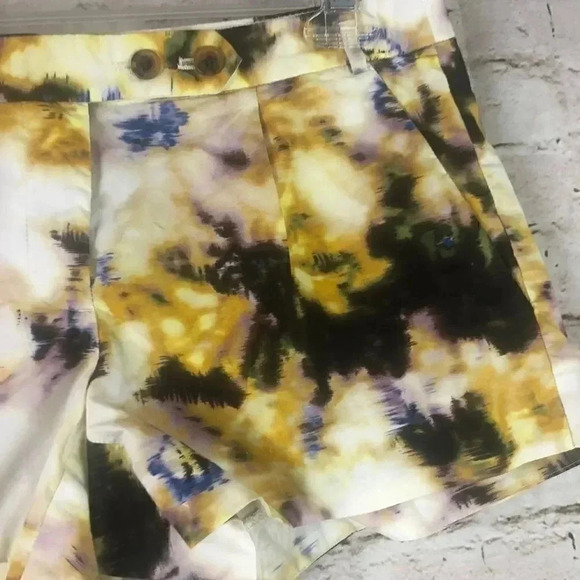 Women's J. Crew Yellow Watercolor Shorts Size 2 - Picture 3 of 7